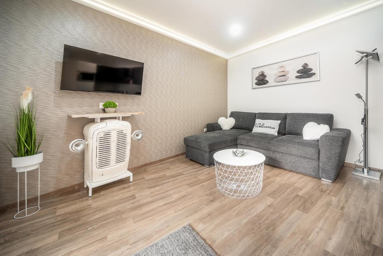 Grace Pine Apartment 3 Budapest Exterior photo